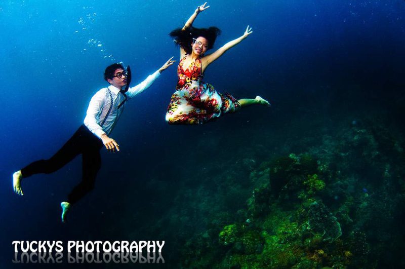 Singapore portrait photography. Ocean Dance - Underwater Pre-wedding photography — underwater portrait photographer singapore, underwater photography singapore